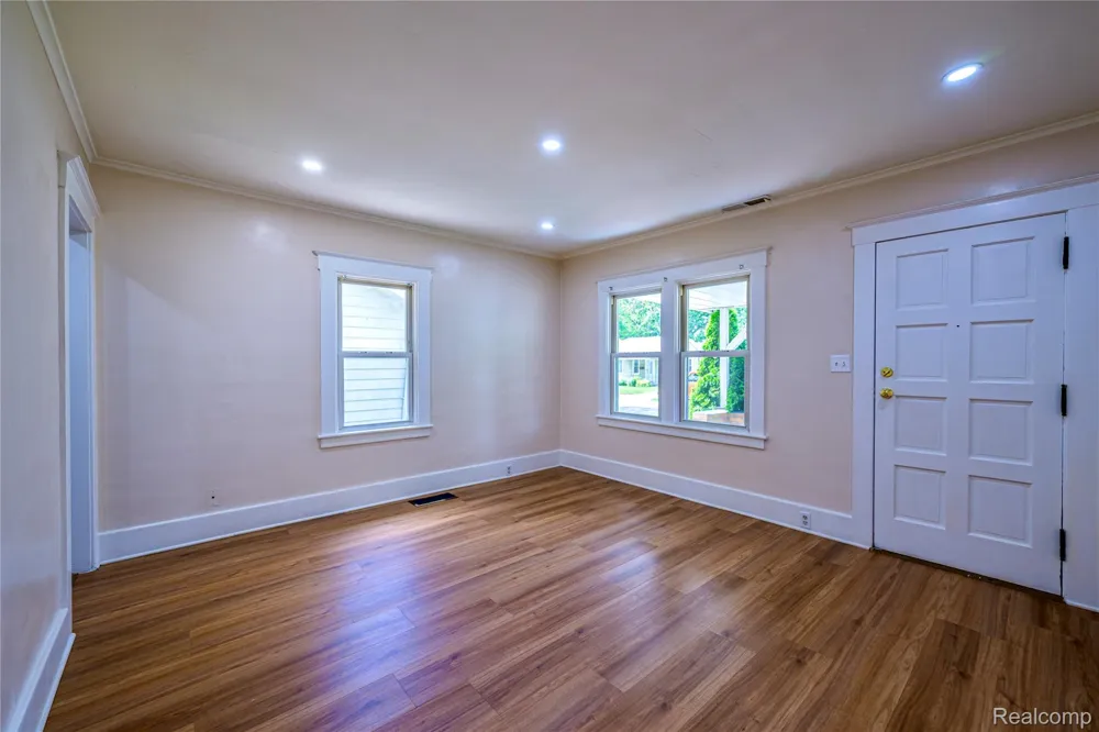 3226 Grayson Street Ferndale City, MI 48220