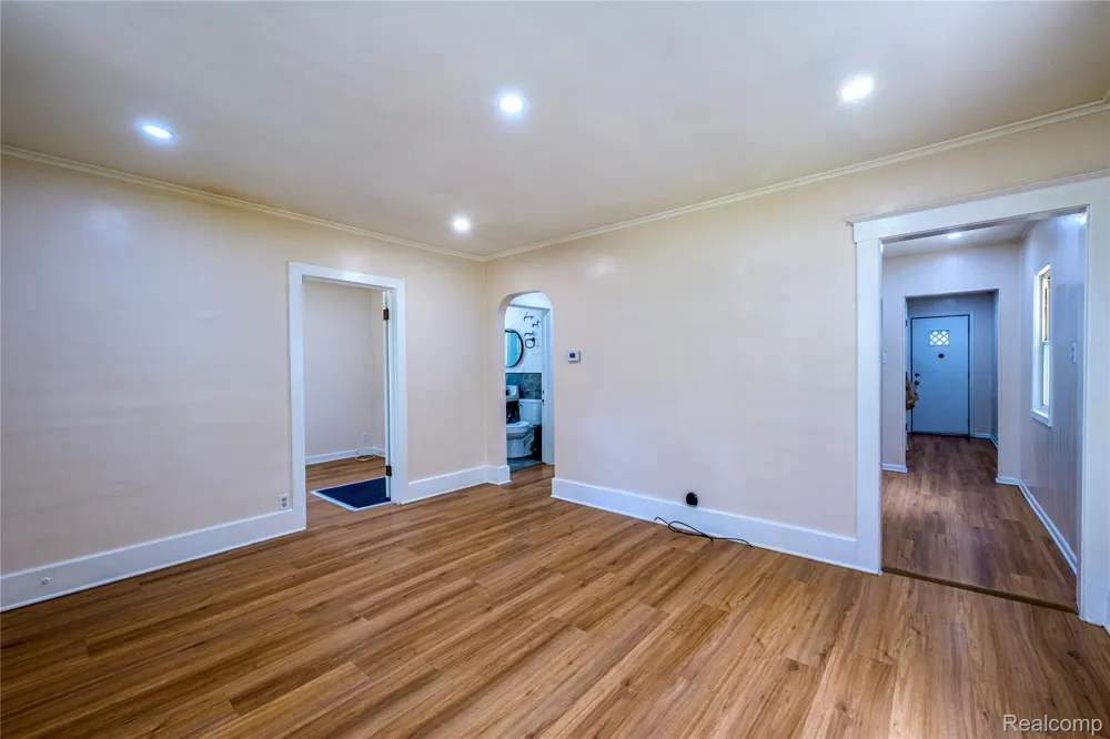 3226 Grayson Street Ferndale City, MI 48220