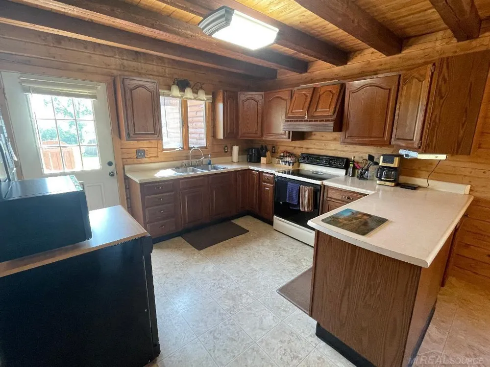 1535 Bauman Road Columbus Township, MI 48063