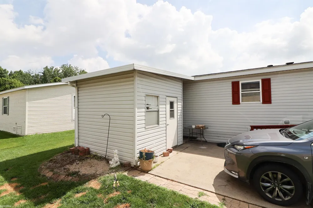23157 Grey Gables Drive Clinton Charter Township, MI 48036