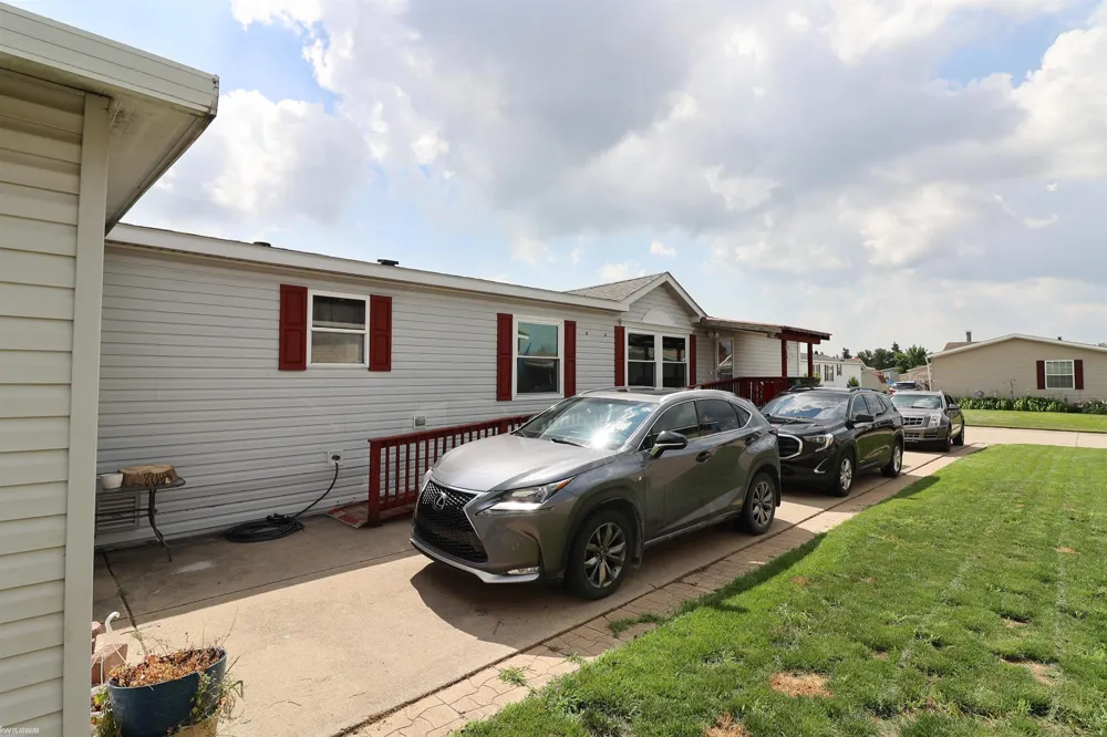 23157 Grey Gables Drive Clinton Charter Township, MI 48036