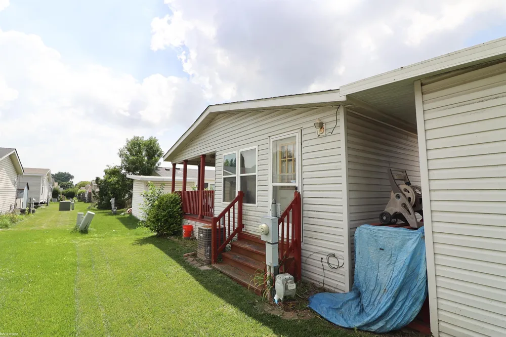 23157 Grey Gables Drive Clinton Charter Township, MI 48036