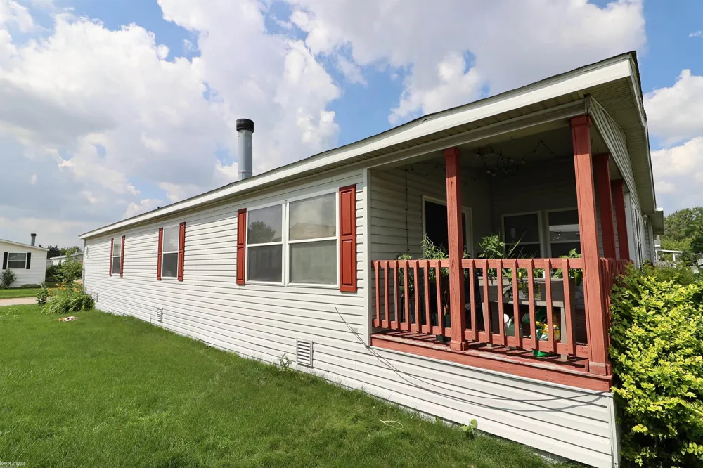 23157 Grey Gables Drive Clinton Charter Township, MI 48036