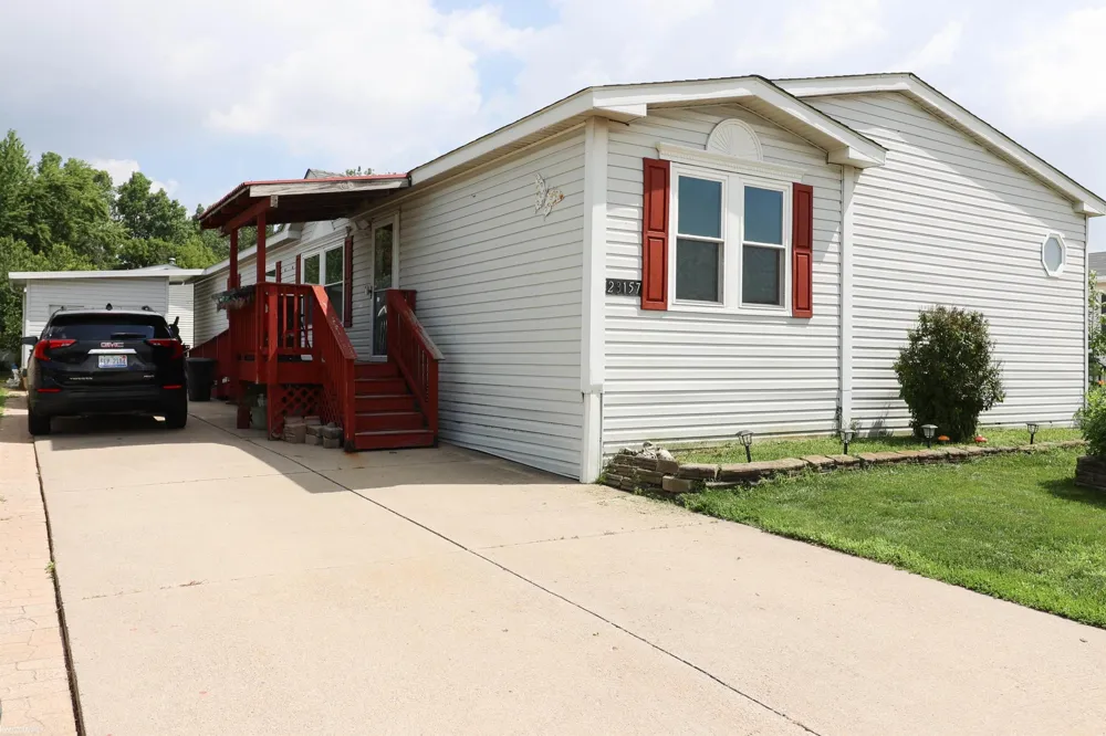 23157 Grey Gables Drive Clinton Charter Township, MI 48036