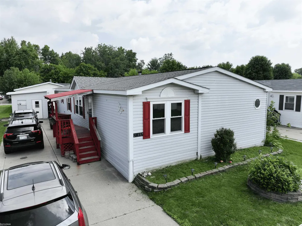 23157 Grey Gables Drive Clinton Charter Township, MI 48036