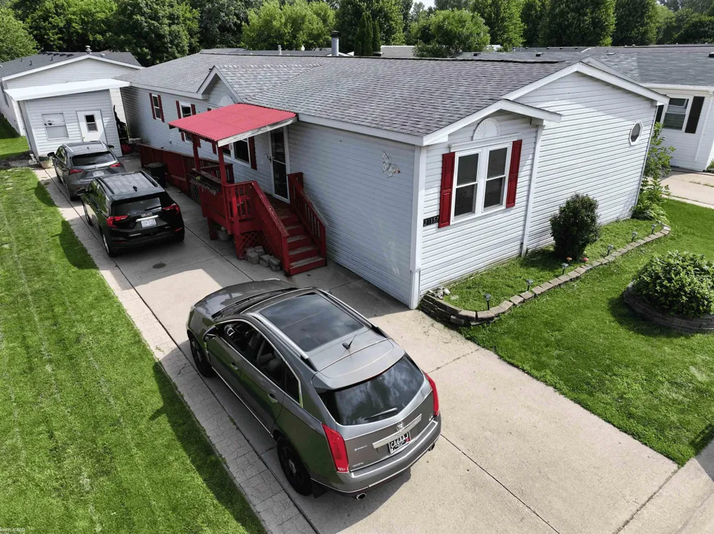 23157 Grey Gables Drive Clinton Charter Township, MI 48036