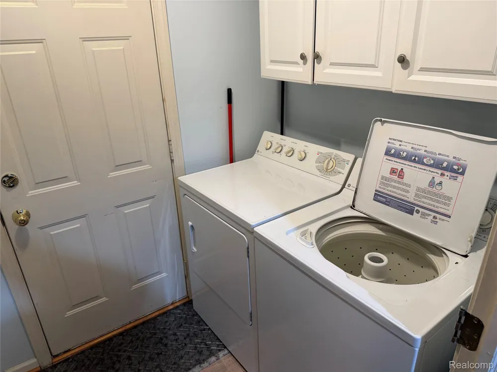 29965 Kenwood Court Roseville City, MI 48066
