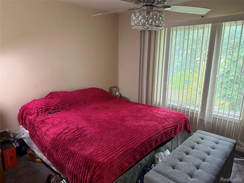 29965 Kenwood Court Roseville City, MI 48066