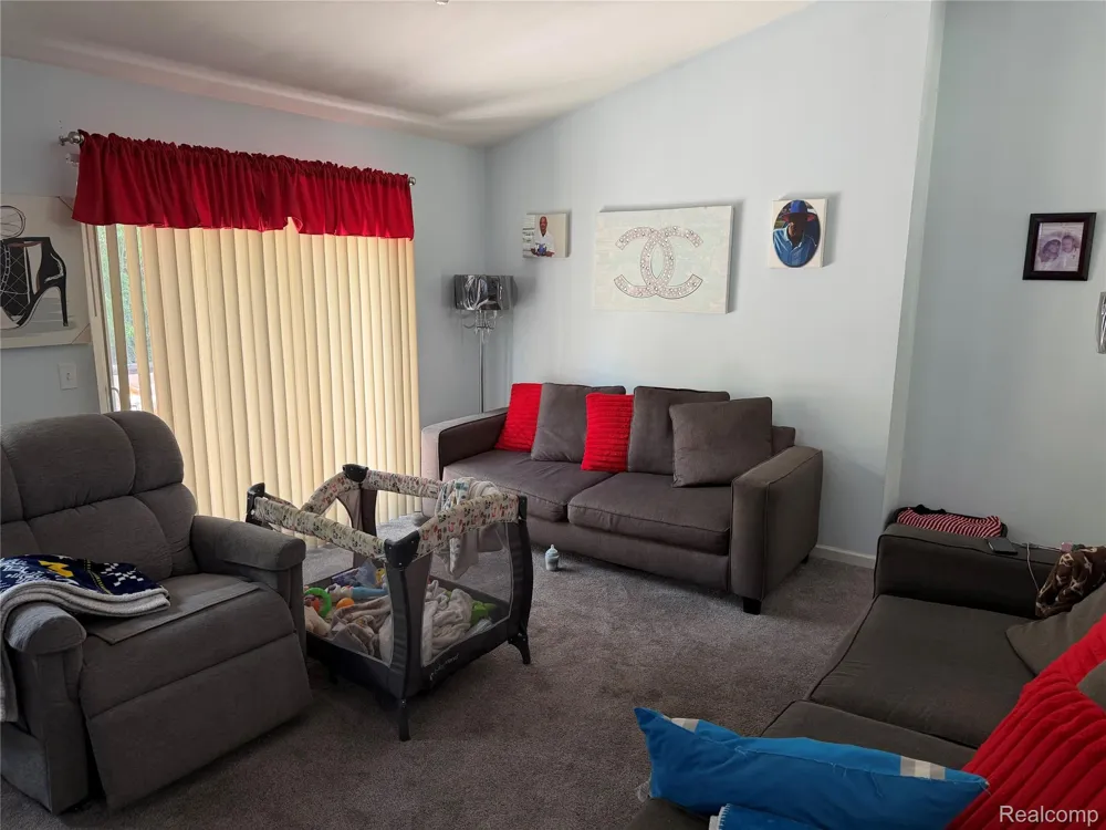 29965 Kenwood Court Roseville City, MI 48066