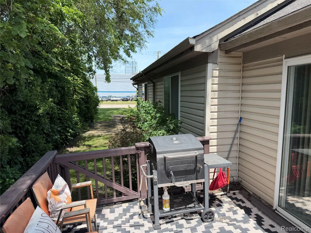 29965 Kenwood Court Roseville City, MI 48066