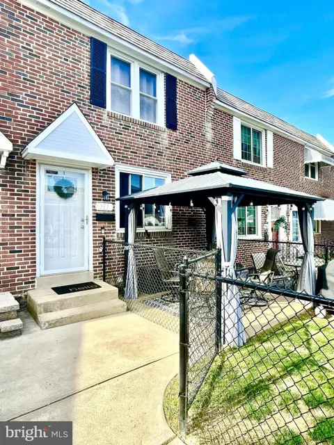 263 W WYNCLIFFE AVENUE