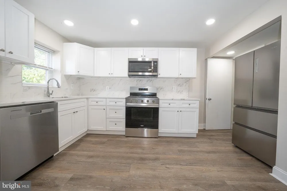 71 BARKER AVENUE Sharon Hill, PA 19079