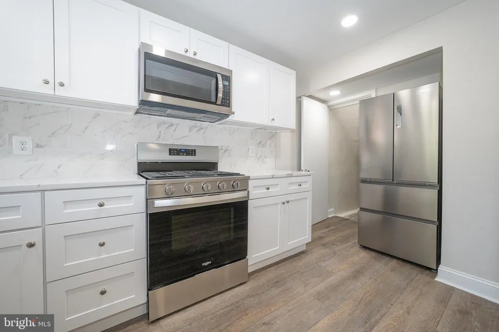 71 BARKER AVENUE Sharon Hill, PA 19079