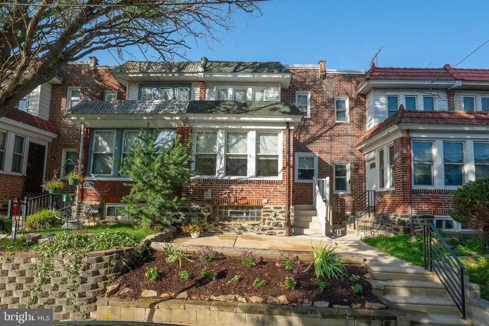 71 BARKER AVENUE Sharon Hill, PA 19079