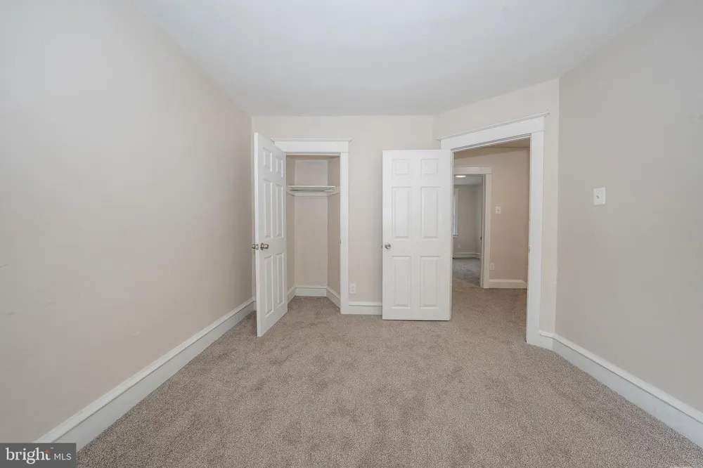 71 BARKER AVENUE Sharon Hill, PA 19079