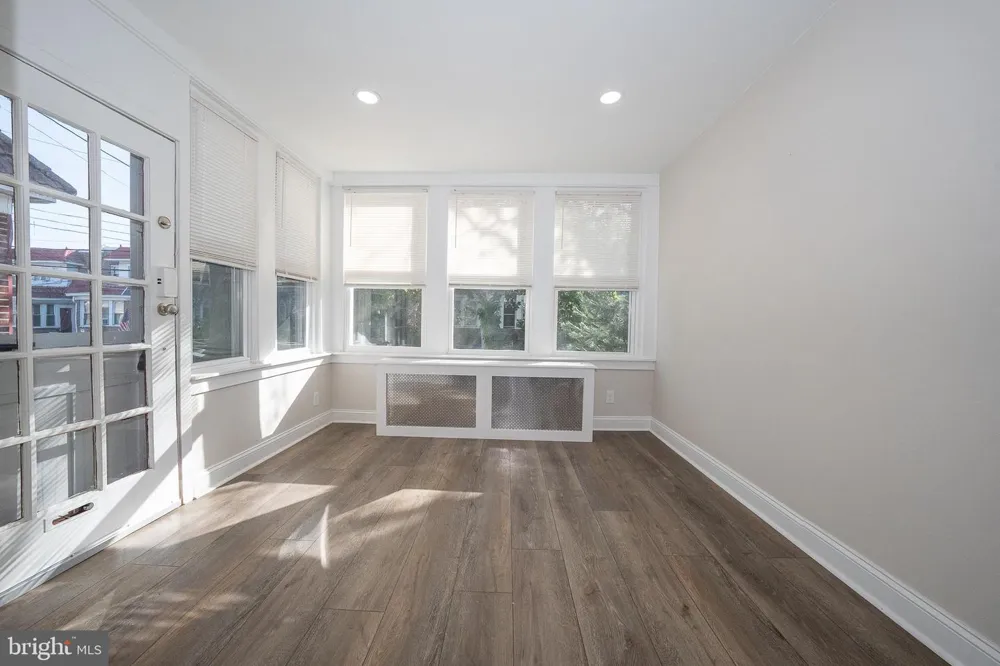 71 BARKER AVENUE Sharon Hill, PA 19079