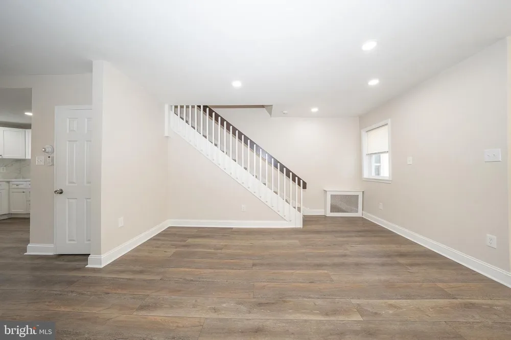 71 BARKER AVENUE Sharon Hill, PA 19079