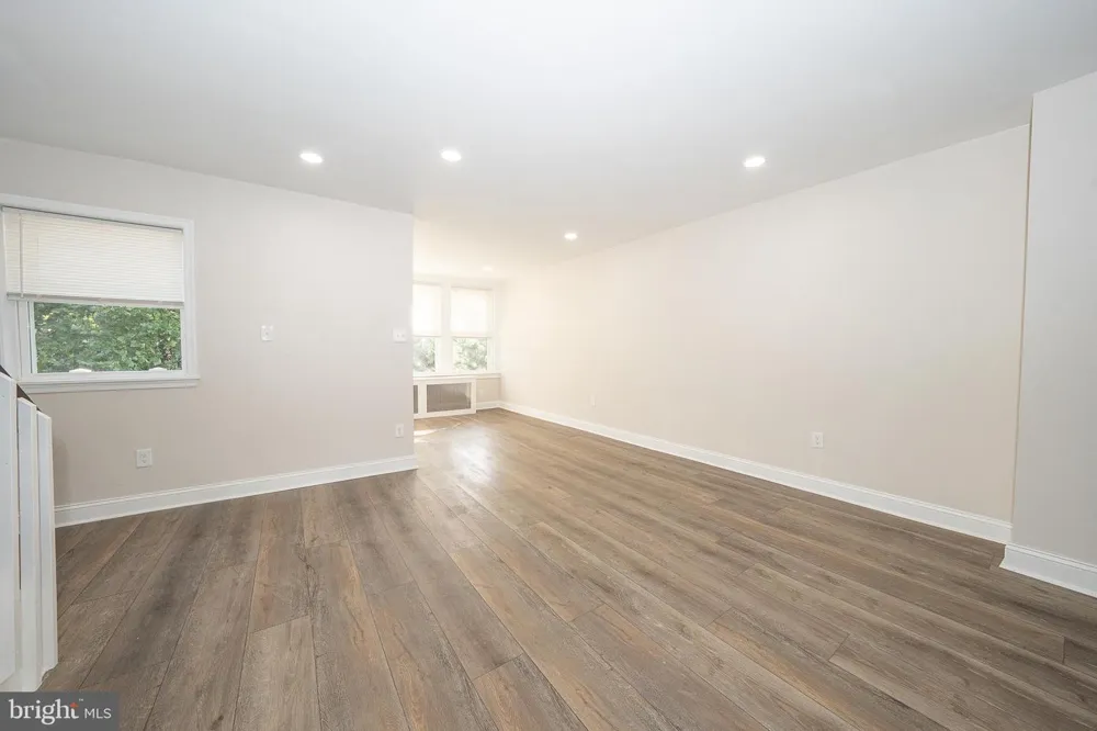 71 BARKER AVENUE Sharon Hill, PA 19079