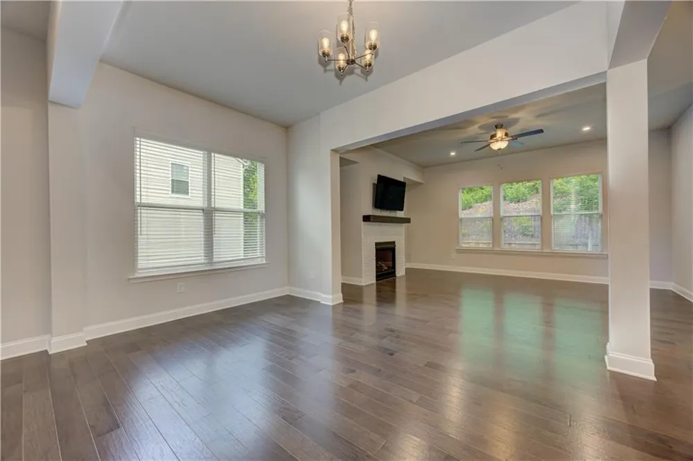 137 Holden Way Woodstock, GA 30189