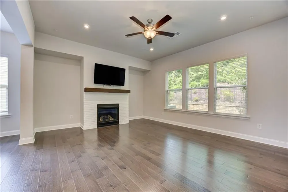 137 Holden Way Woodstock, GA 30189