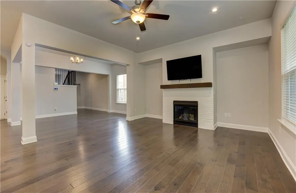 137 Holden Way Woodstock, GA 30189