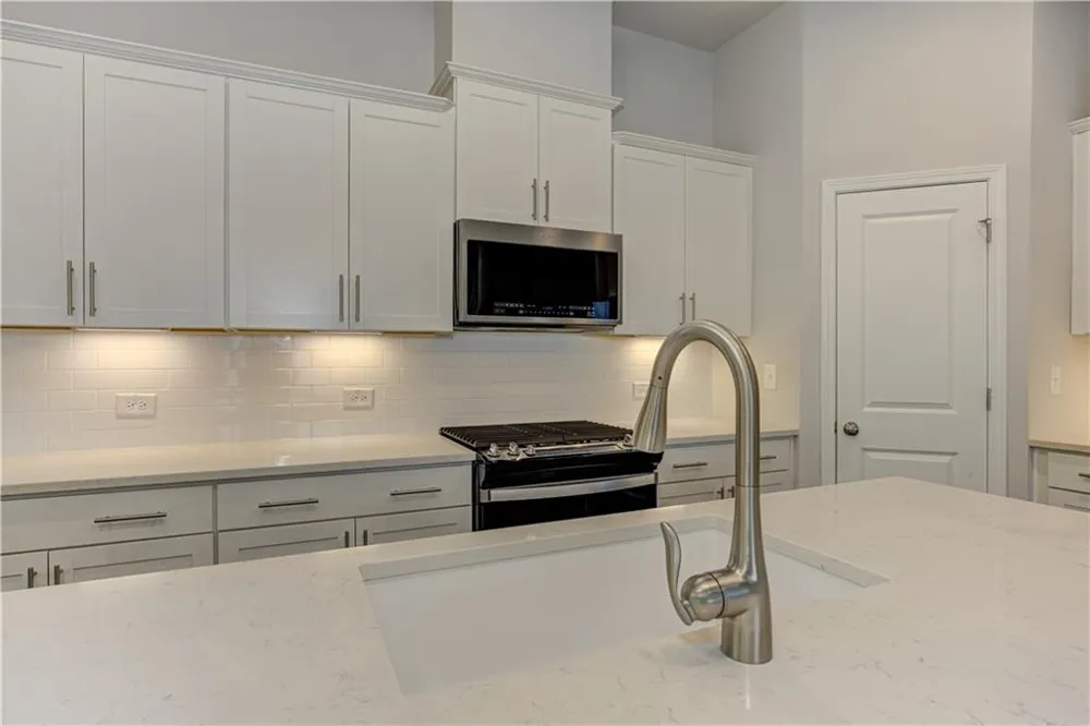 137 Holden Way Woodstock, GA 30189