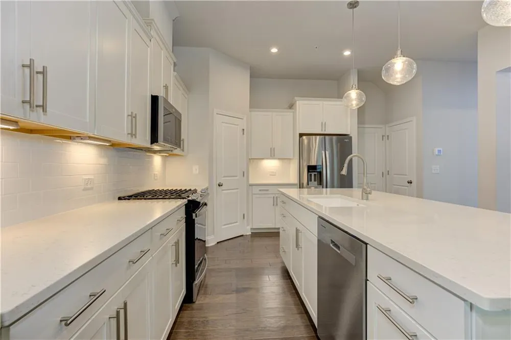 137 Holden Way Woodstock, GA 30189