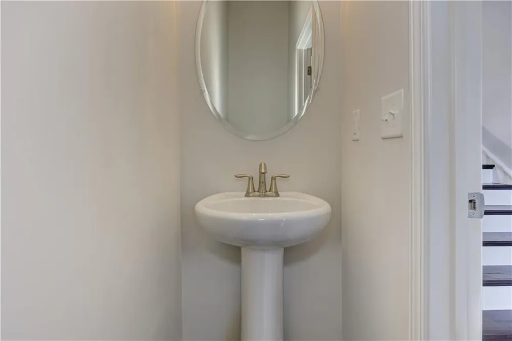 137 Holden Way Woodstock, GA 30189