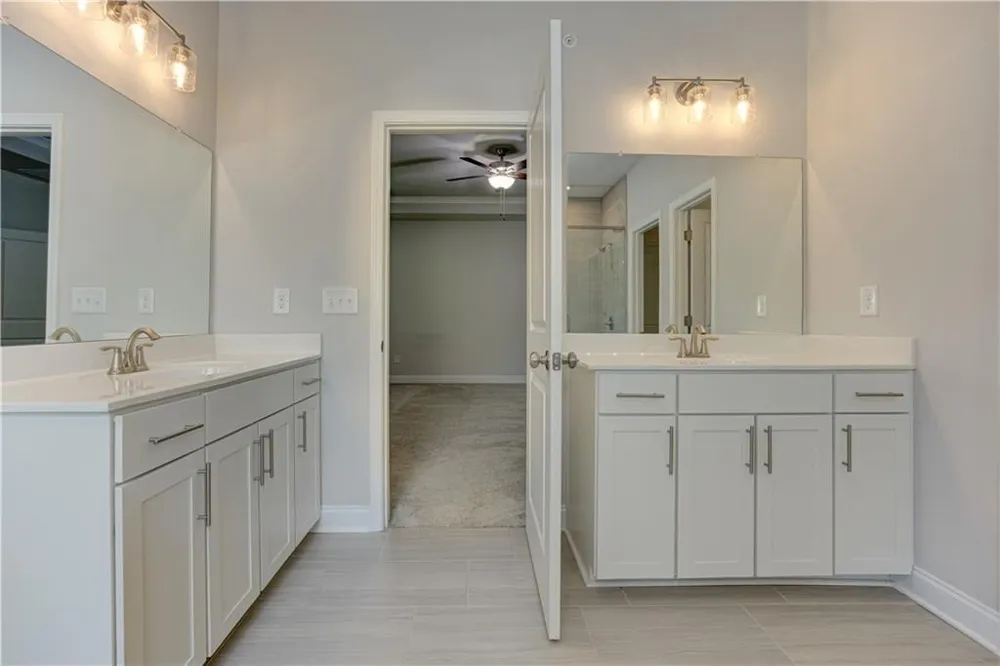 137 Holden Way Woodstock, GA 30189