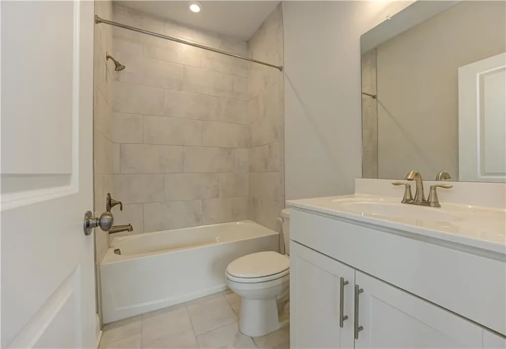 137 Holden Way Woodstock, GA 30189