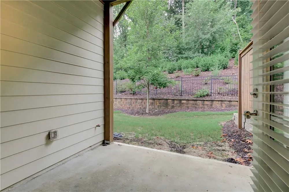 137 Holden Way Woodstock, GA 30189