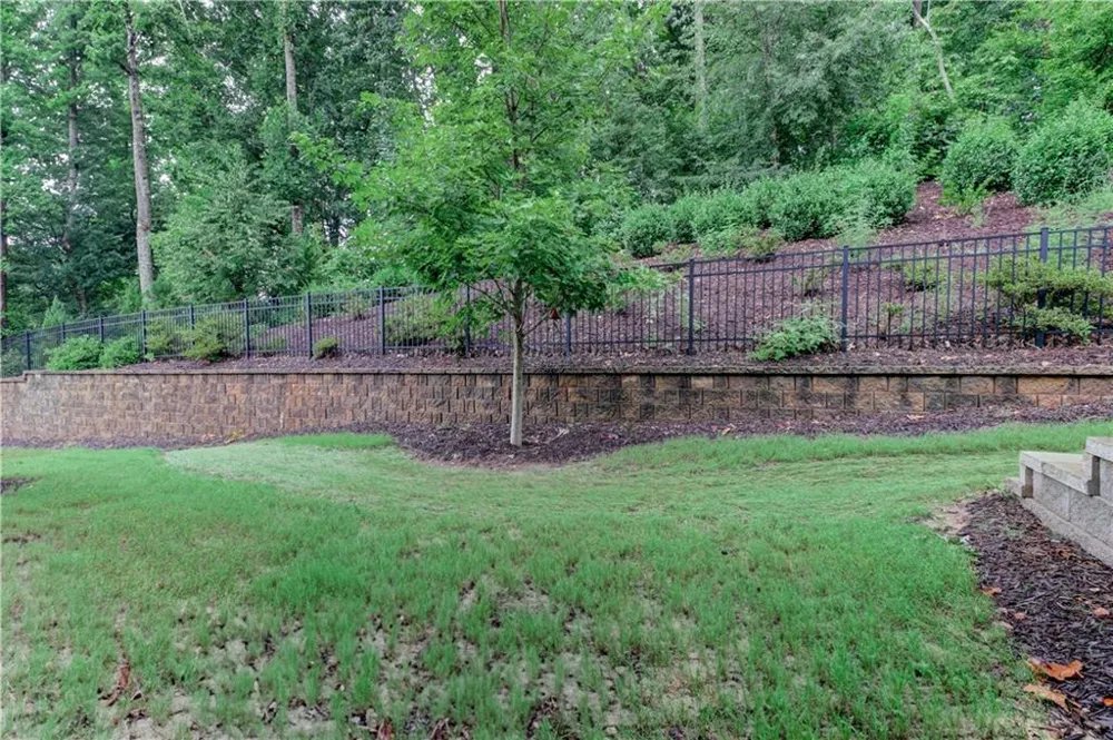 137 Holden Way Woodstock, GA 30189