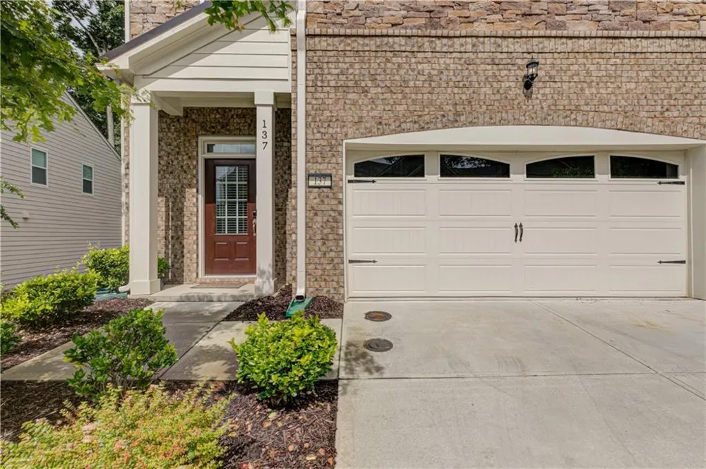 137 Holden Way Woodstock, GA 30189