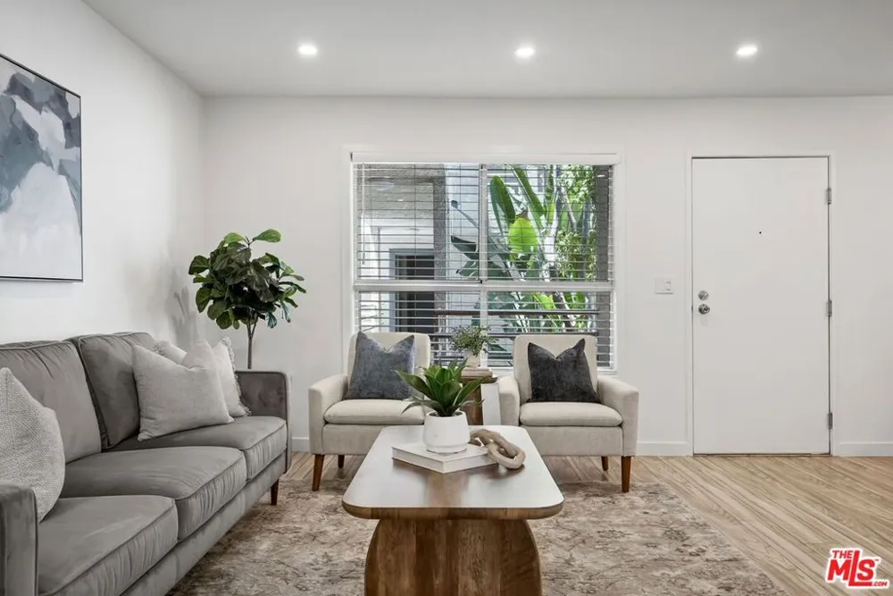 11230 Peach Grove Street #208 Los Angeles, CA 91601
