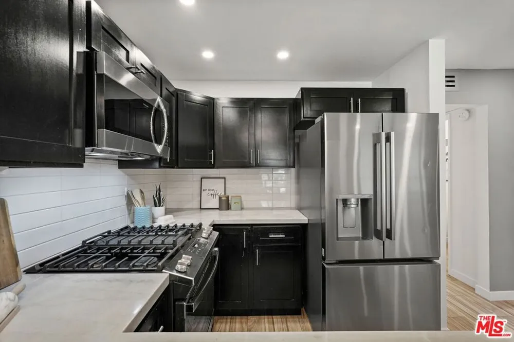 11230 Peach Grove Street #208 Los Angeles, CA 91601