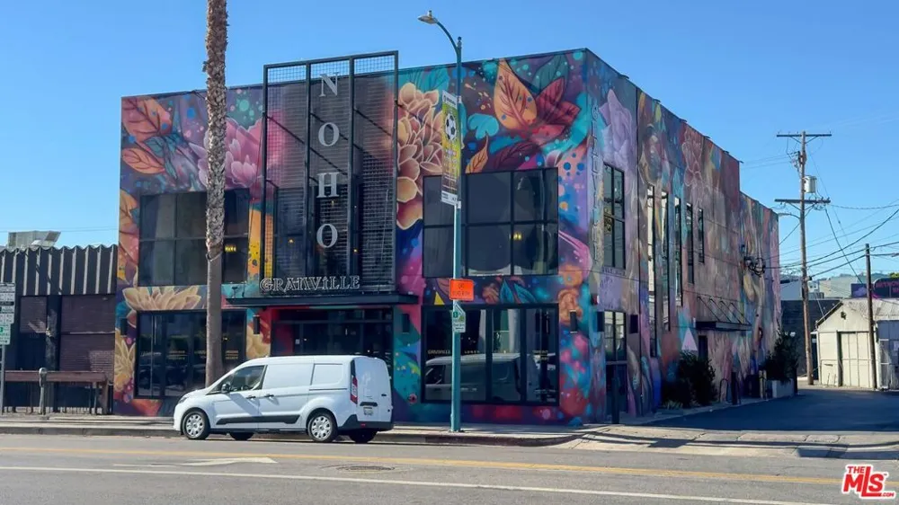 11230 Peach Grove Street #208 Los Angeles, CA 91601