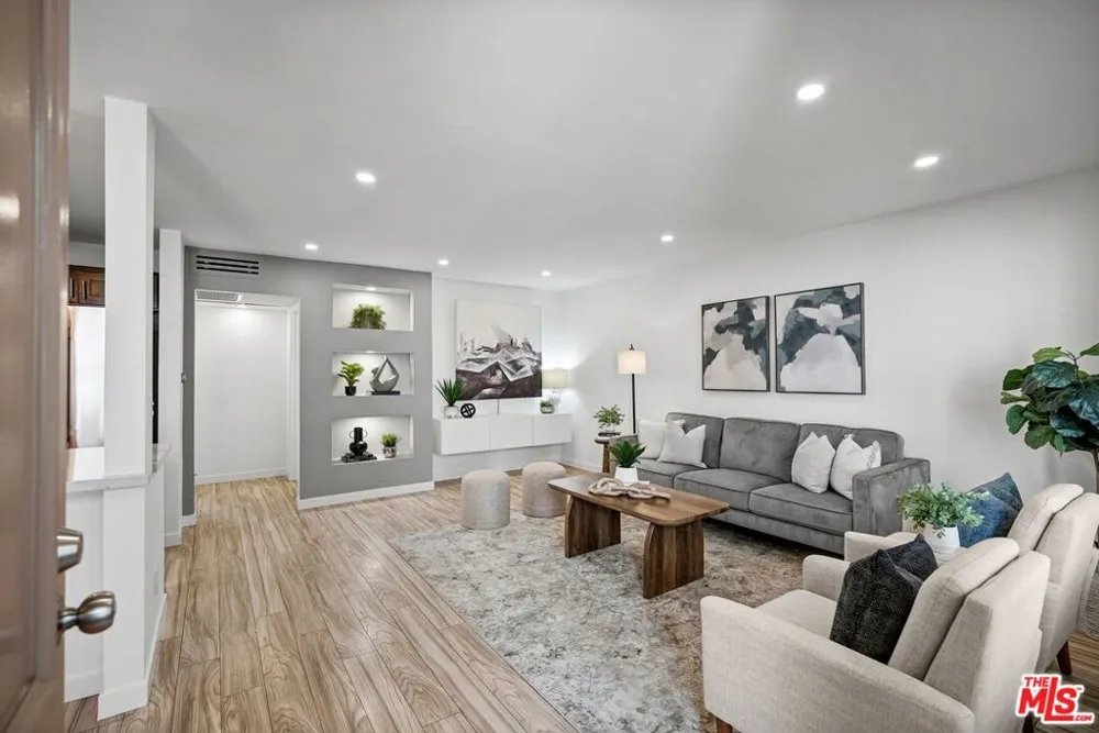11230 Peach Grove Street #208 Los Angeles, CA 91601