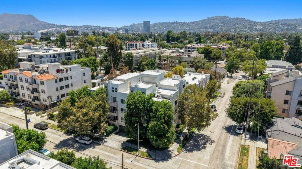 11230 Peach Grove Street #208 Los Angeles, CA 91601
