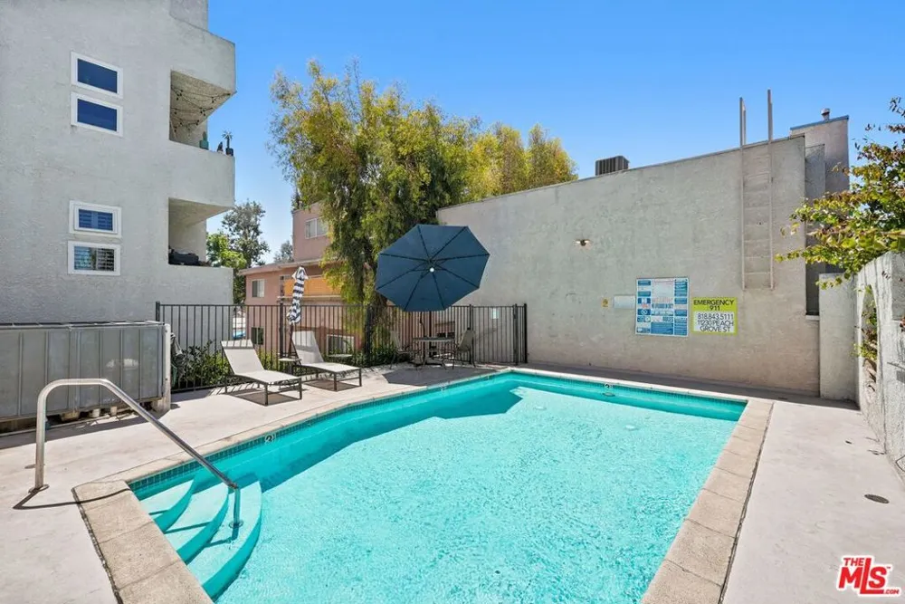 11230 Peach Grove Street #208 Los Angeles, CA 91601