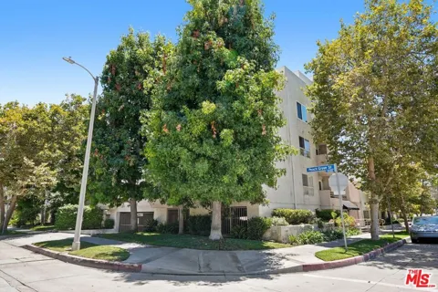 11230 Peach Grove Street #208