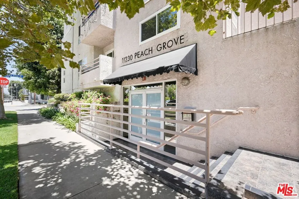 11230 Peach Grove Street #208 Los Angeles, CA 91601