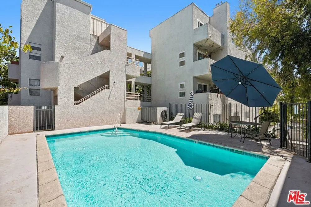 11230 Peach Grove Street #208 Los Angeles, CA 91601