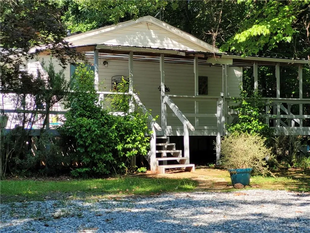 847 Knottywood Drive Lavonia, GA 30553