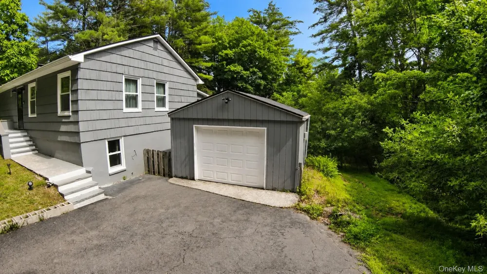 24 Andrew Paye Road Pond Eddy, NY 12770