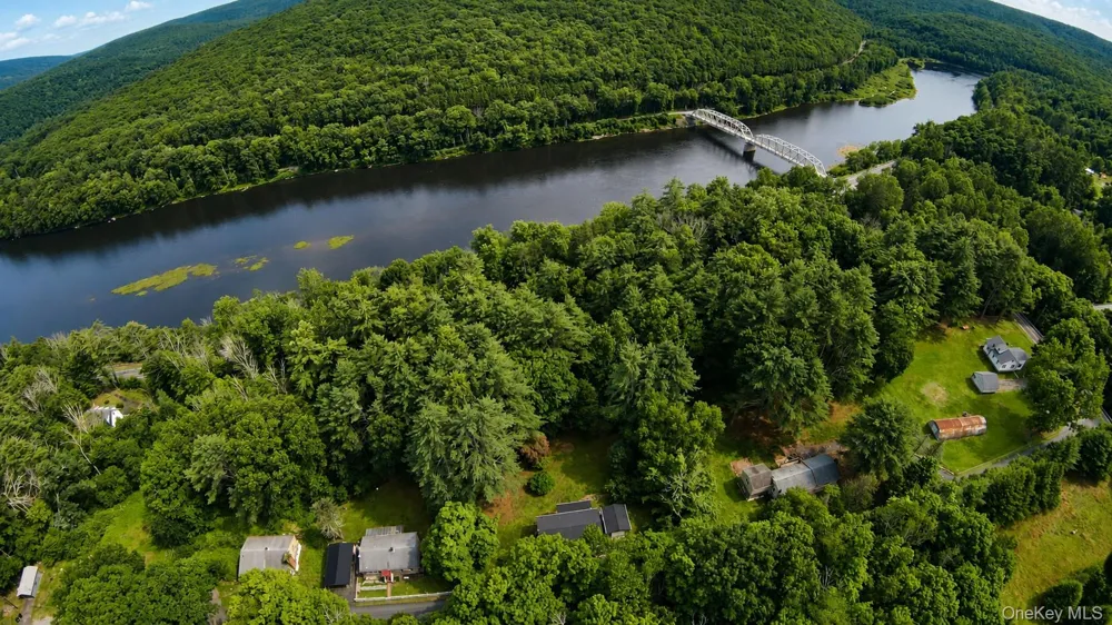 24 Andrew Paye Road Pond Eddy, NY 12770