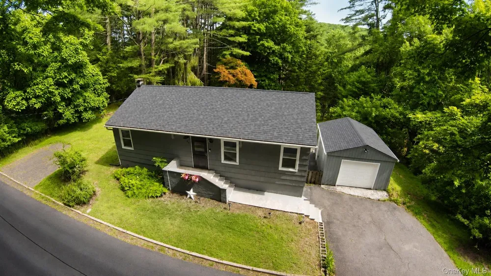 24 Andrew Paye Road Pond Eddy, NY 12770
