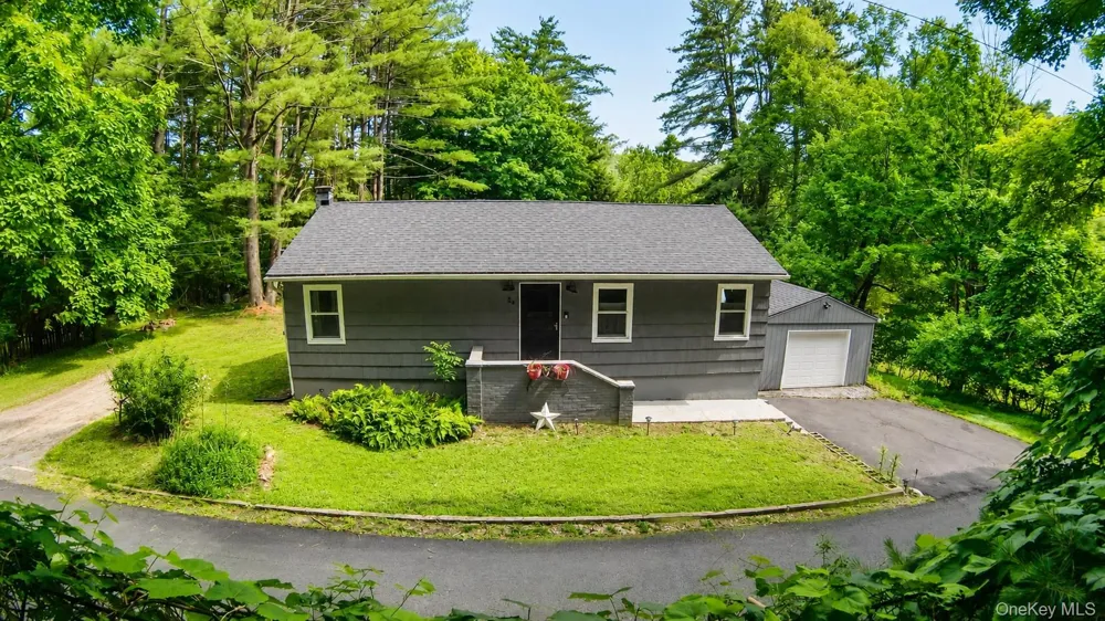 24 Andrew Paye Road Pond Eddy, NY 12770