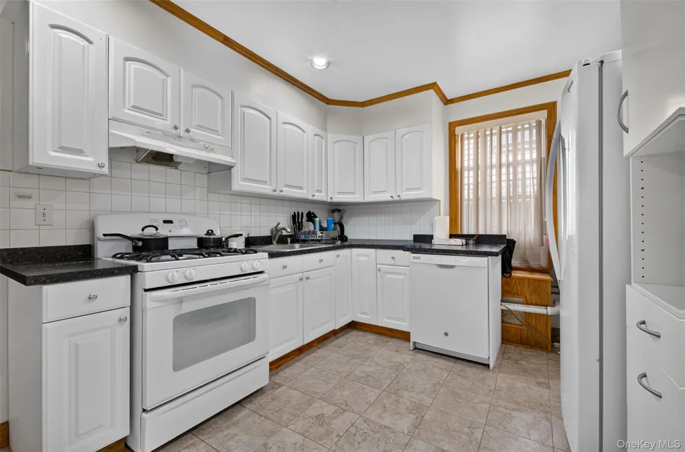 186-32 Avon Road Jamaica Estates, NY 11432
