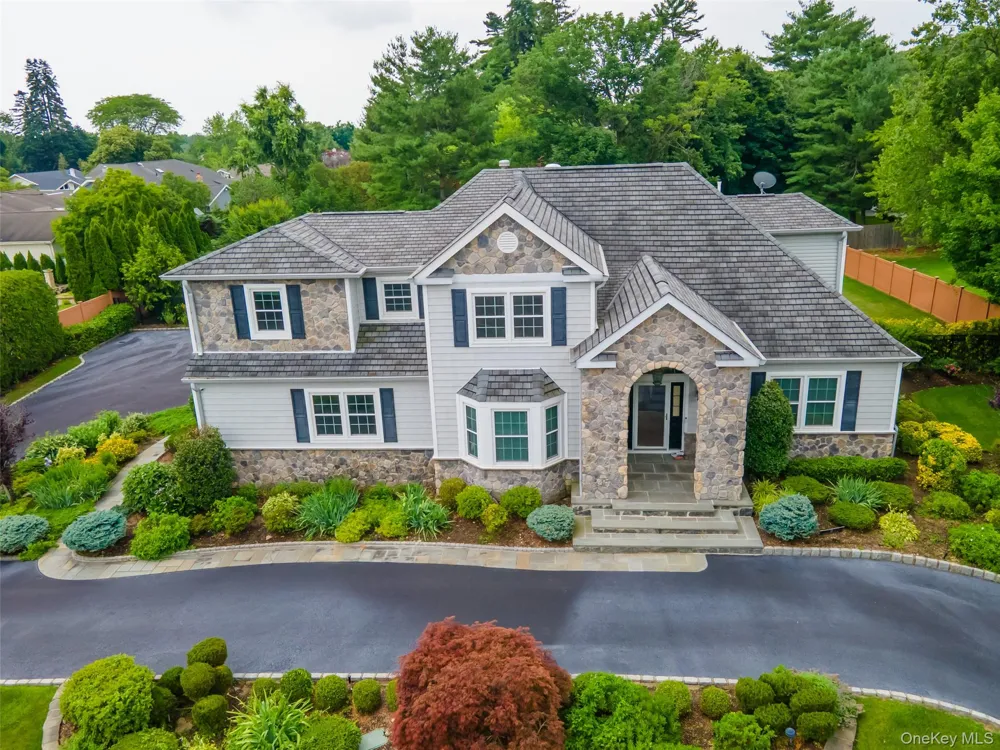 8 Parkview Drive Jericho, NY 11753
