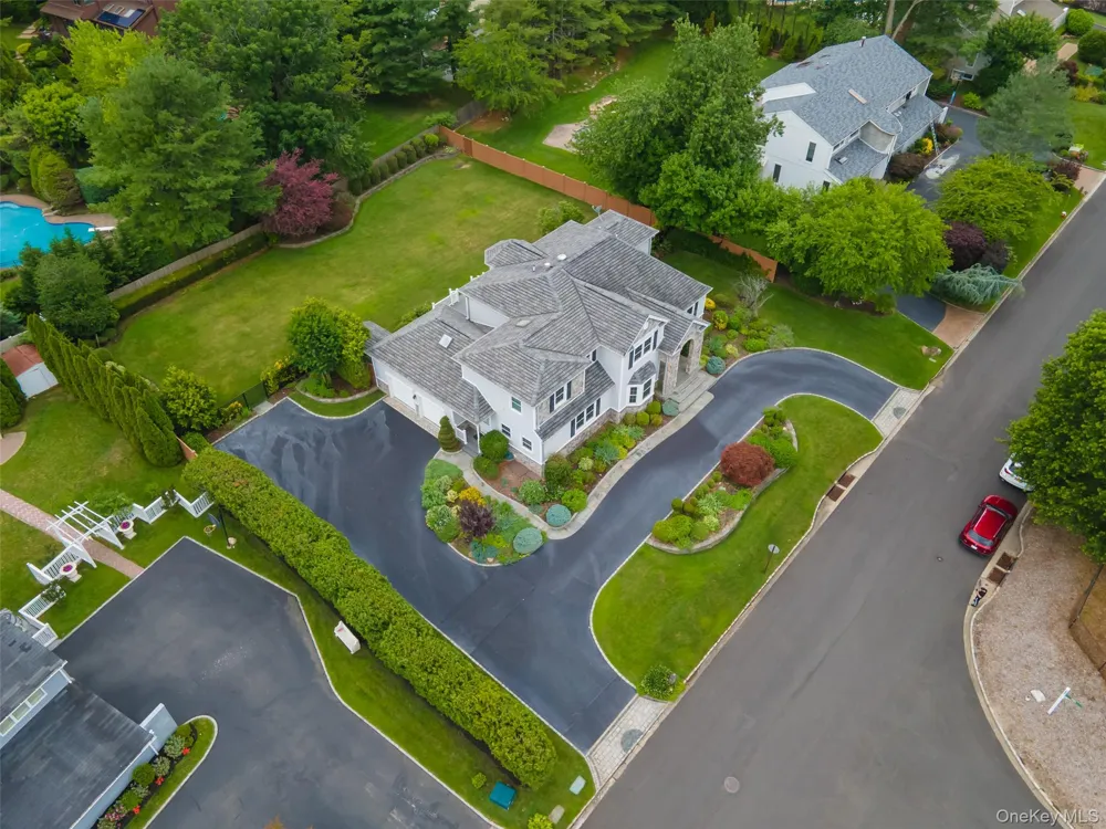 8 Parkview Drive Jericho, NY 11753